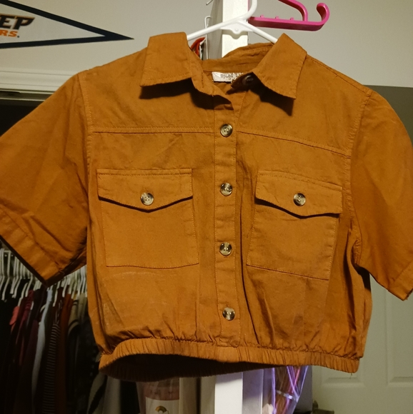 SPEED LIMIT cropped button blouse - Picture 2 of 3